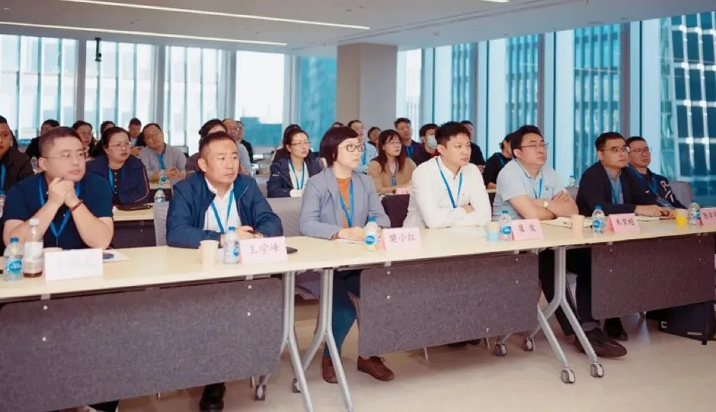 海南橡膠開(kāi)展海膠大講堂之“規(guī)范貿(mào)易業(yè)務(wù)管理”專(zhuān)題培訓(xùn)